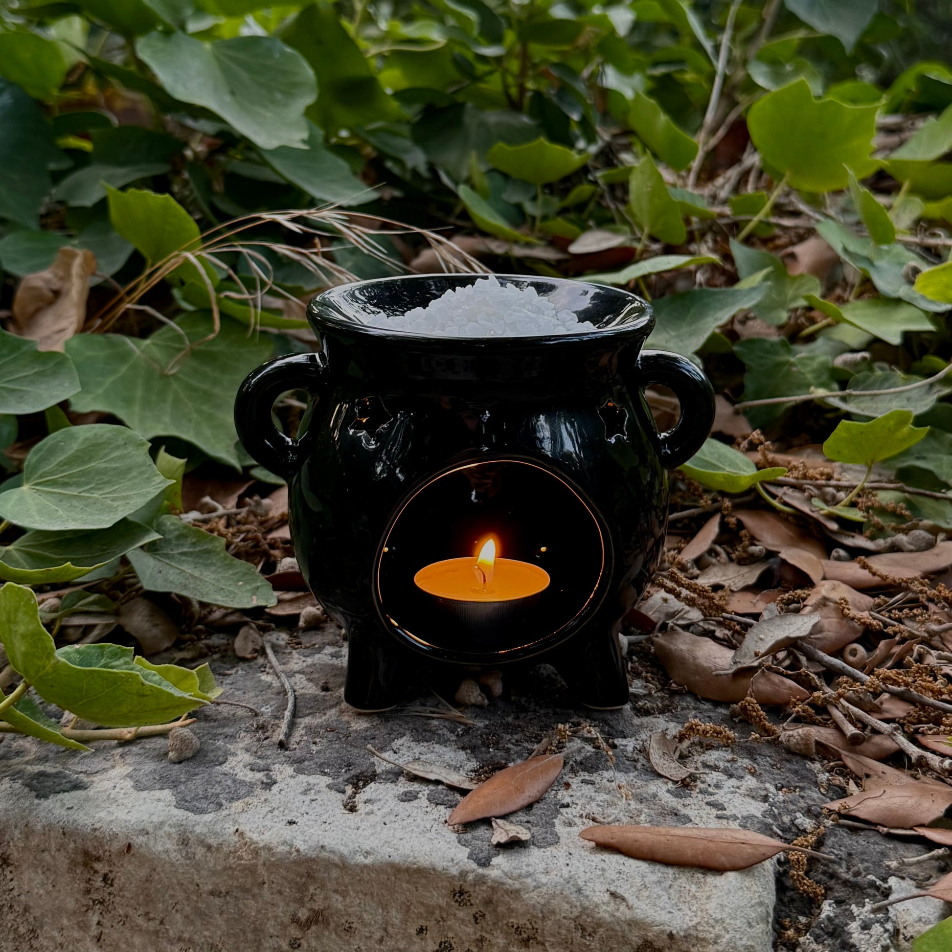 Halloween | Simmering Granules | Spellbound | Decor | Candle | Home | Malta | Cauldron Burner | Fragrance Lamp
